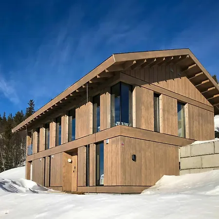 Family With Picturesque View At Σπίτι διακοπών *
