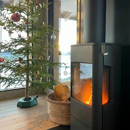 Family With Picturesque View At Ron