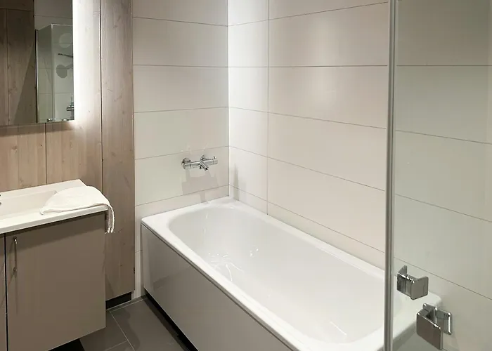 Family With Picturesque View At * Ron