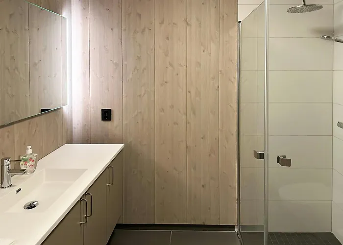 Family With Picturesque View At * Рон